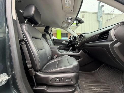 Used 2019 Chevrolet Traverse RS image 12