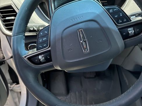 Used 2020 Lincoln Nautilus Reserve w/ Equipment Group 202A AWD/4WD image 5