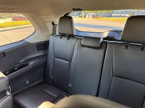 Used 2025 Toyota Grand Highlander FWD image 28