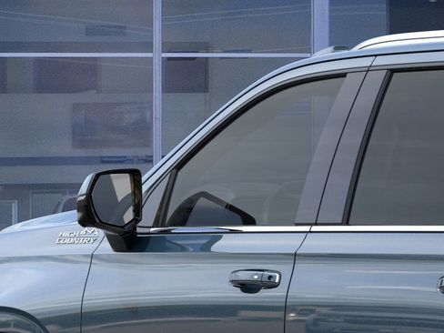 New 2026 Chevrolet Suburban High Country image 14