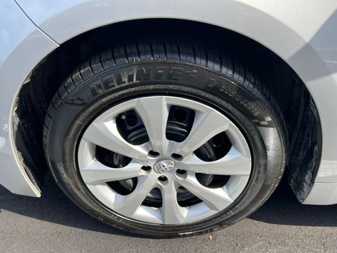 Used 2022 Toyota Corolla LE image 13