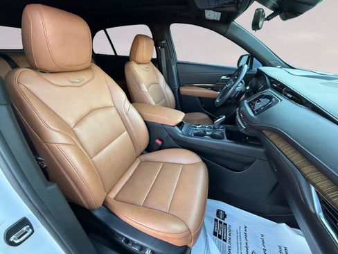 Certified 2023 Cadillac XT4 Premium Luxury w/ Technology Package FWD image 15