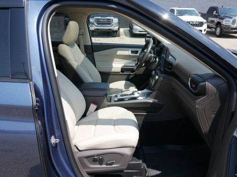 Used 2020 Ford Explorer Platinum w/ Premium Technology Package AWD/4WD image 29