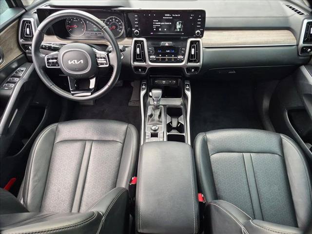 Used 2023 Kia Sorento EX w/ Panoramic Sunroof Package FWD image 25