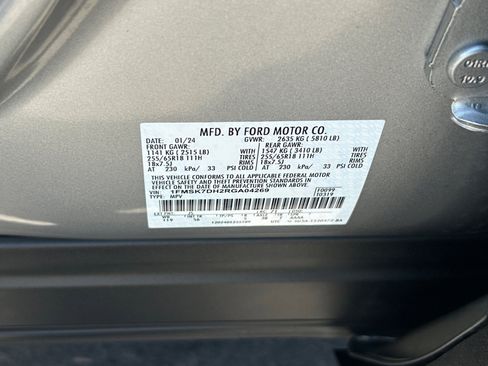 Used 2024 Ford Explorer XLT w/ Equipment Group 202A RWD image 25