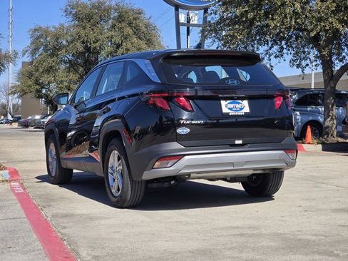 Certified 2025 Hyundai Tucson SE image 6
