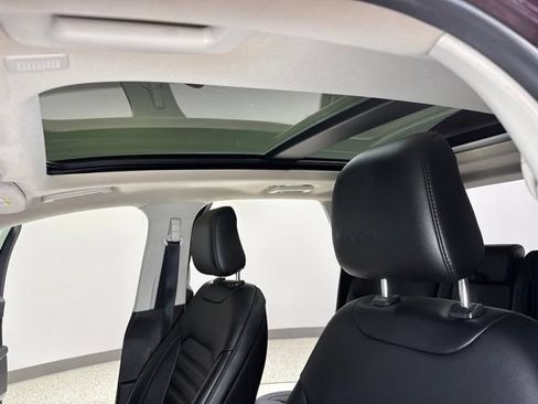 Used 2020 Ford Edge SEL w/ Convenience Package AWD/4WD image 2