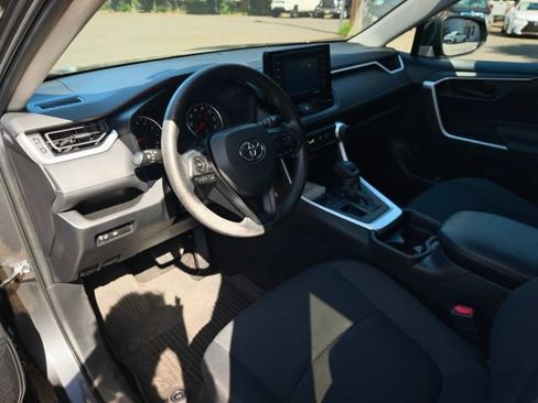 Used 2021 Toyota RAV4 LE w/ Carpet Mat Package (TMS) FWD image 17