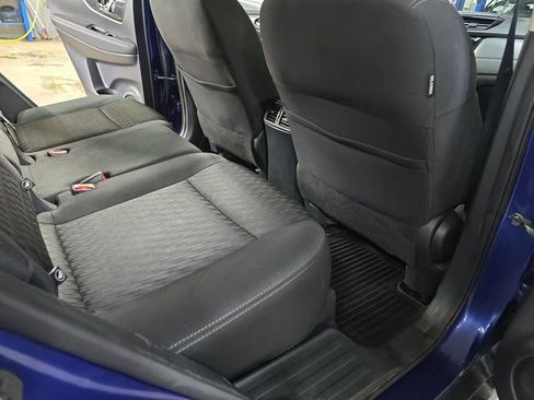 Used 2018 Nissan Rogue SV w/ Premium Package image 11