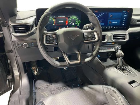 Used 2025 Ford Mustang GT Premium RWD image 13