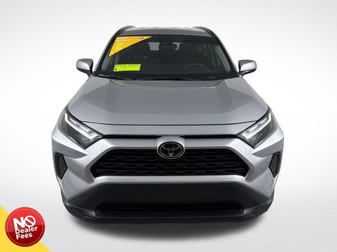 Used 2025 Toyota RAV4 XLE AWD/4WD image 9