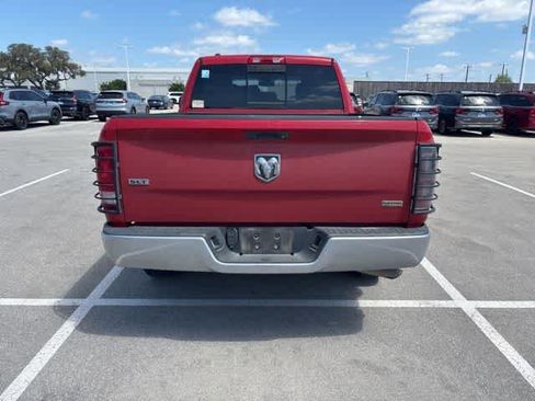 Used 2018 RAM 1500 Classic SLT image 4