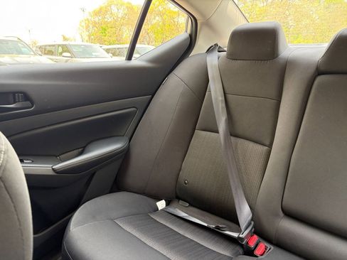 Used 2025 Nissan Altima 2.5 SV FWD image 39