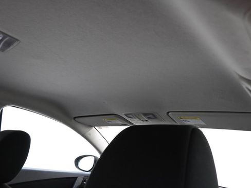 Used 2012 MAZDA MAZDA3 i Touring FWD image 15