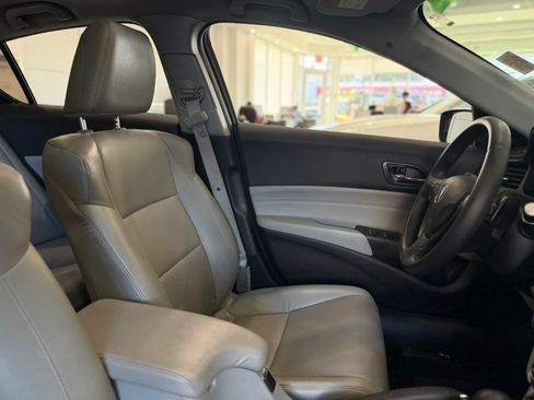 Used 2018 Acura ILX FWD image 16