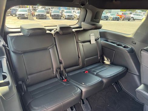 New 2025 Ford Expedition Platinum w/ Stealth Performance Package image 32