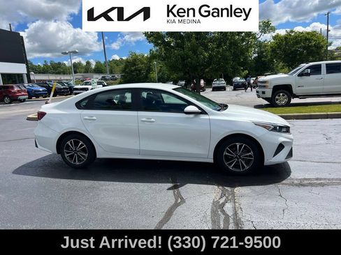 Certified 2024 Kia Forte LXS FWD image 4