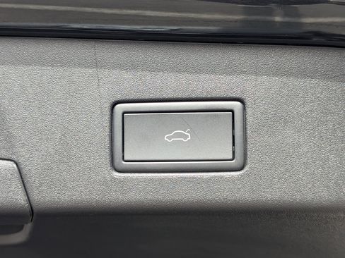 Used 2022 Volkswagen ID.4 Pro S image 19