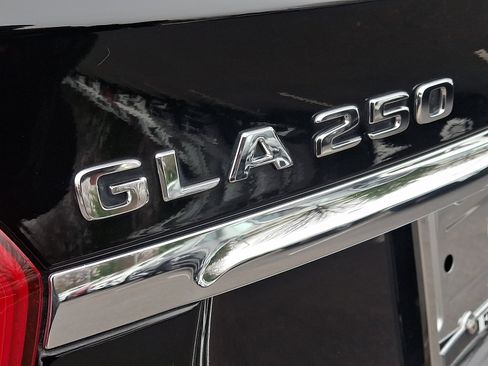 Certified 2019 Mercedes-Benz GLA 250 4MATIC image 29