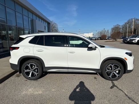 New 2026 Volkswagen Tiguan SE image 8