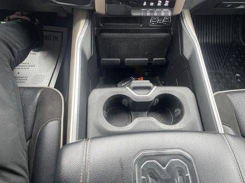 Used 2022 RAM 1500 Laramie AWD/4WD image 30