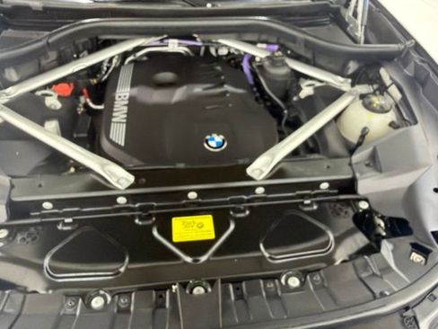 Certified 2024 BMW X7 xDrive40i w/ M Sport Package AWD/4WD image 47