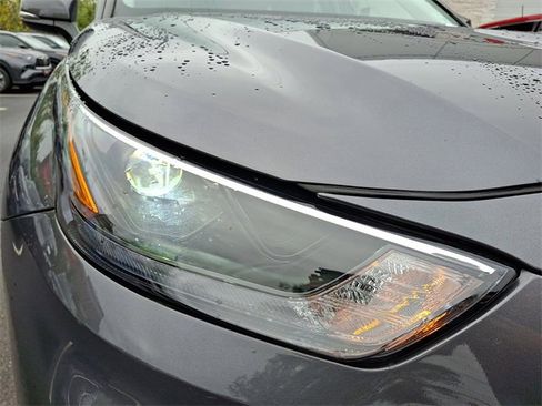 Certified 2023 Toyota Highlander XLE image 9