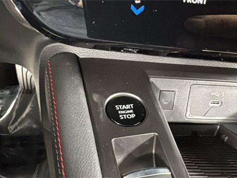 Used 2025 Nissan Kicks SR w/ Illumination Package image 23