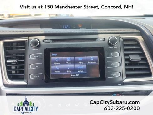 Used 2019 Toyota Highlander LE AWD/4WD image 22