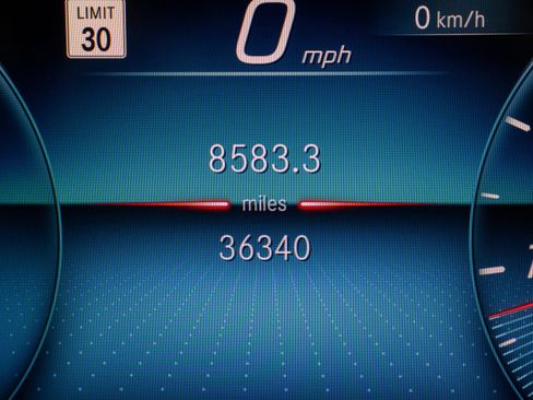 Used 2022 Mercedes-Benz GLS 450 4MATIC image 40