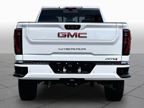 Used 2024 GMC Sierra 2500 AT4 w/ AT4 Premium Plus Package AWD/4WD image 5