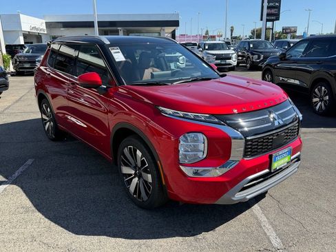 New 2026 Mitsubishi Outlander SEL FWD image 2