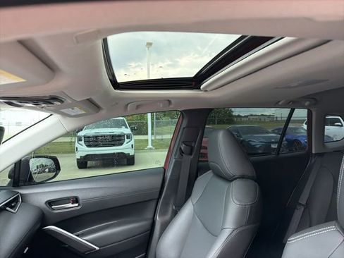 Used 2025 Toyota Corolla Cross XLE w/ Convenience Package FWD image 9