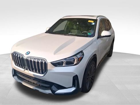 Used 2025 BMW X1 xDrive28i w/ Technology Package AWD/4WD image 3