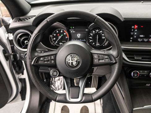 Used 2022 Alfa Romeo Stelvio Ti AWD/4WD image 22