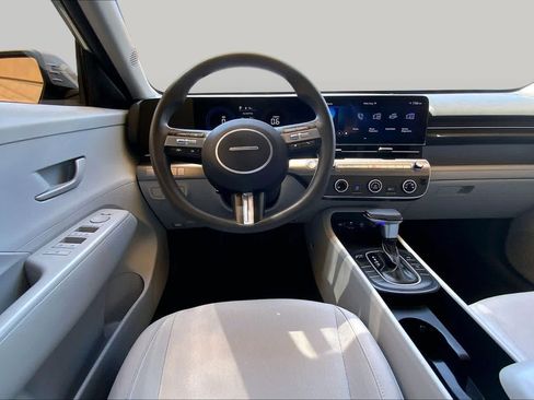 Certified 2025 Hyundai Kona SE FWD image 6
