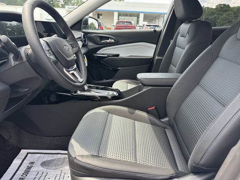 New 2026 Chevrolet Trax LT w/ Driver Confidence Package FWD image 11