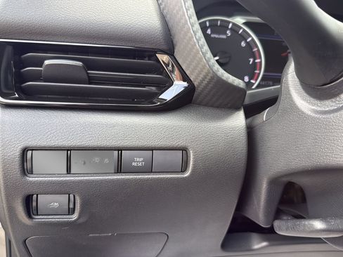 Used 2024 Nissan Sentra SV FWD image 17