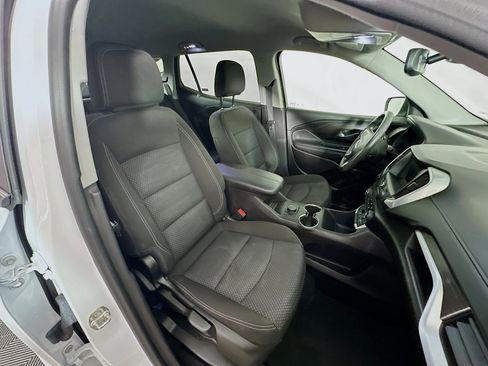 Used 2024 GMC Terrain SLE image 30