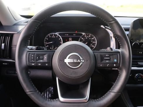 Certified 2025 Nissan Pathfinder SL w/ SL Premium Package AWD/4WD image 13