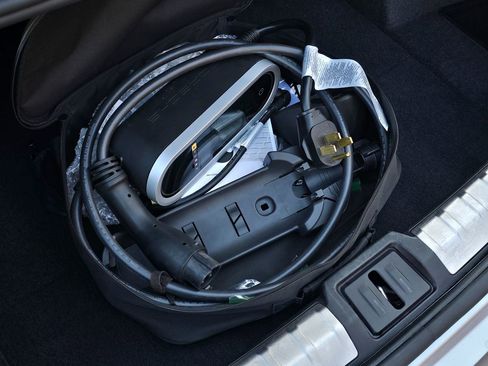 Used 2020 Porsche Taycan Turbo image 67