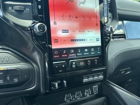 New 2026 RAM 2500 Limited AWD/4WD image 26