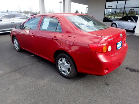 Used 2010 Toyota Corolla LE image 3