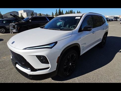 Used 2025 Buick Enclave Sport Touring w/ Super Cruise Package image 1