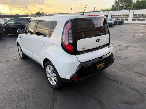 Used 2016 Kia Soul + FWD image 4