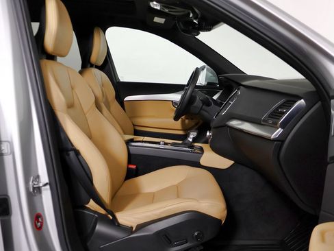 Used 2018 Volvo XC90 T5 Momentum w/ Convenience Package AWD/4WD image 46