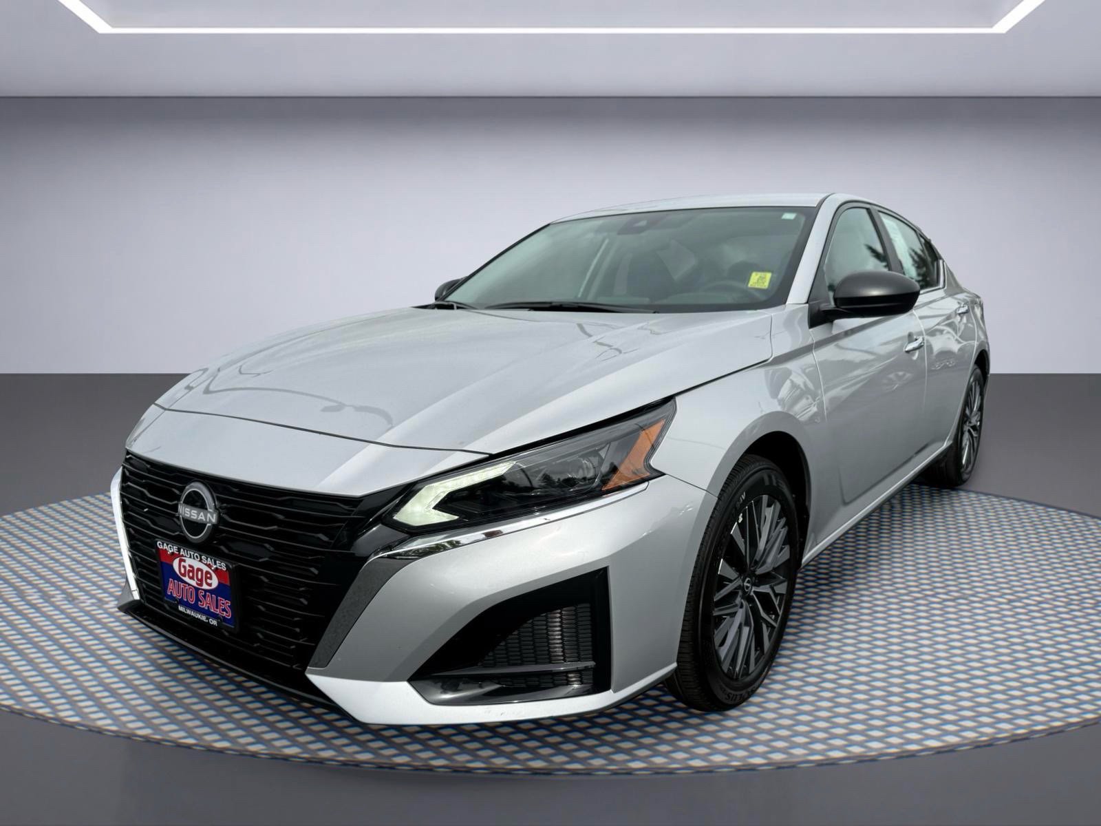 Used 2025 Nissan Altima 2.5 SV AWD/4WD image 2