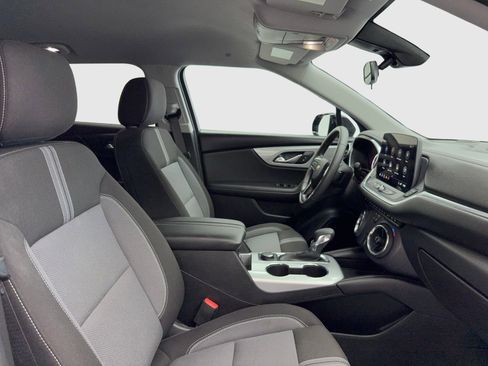 Used 2025 Chevrolet Blazer LT image 42