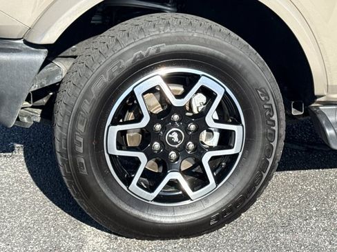Used 2025 Ford Bronco Outer Banks AWD/4WD image 15