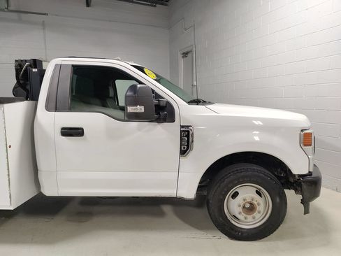 Used 2020 Ford F350 XL w/ Power Equipment Group RWD image 6